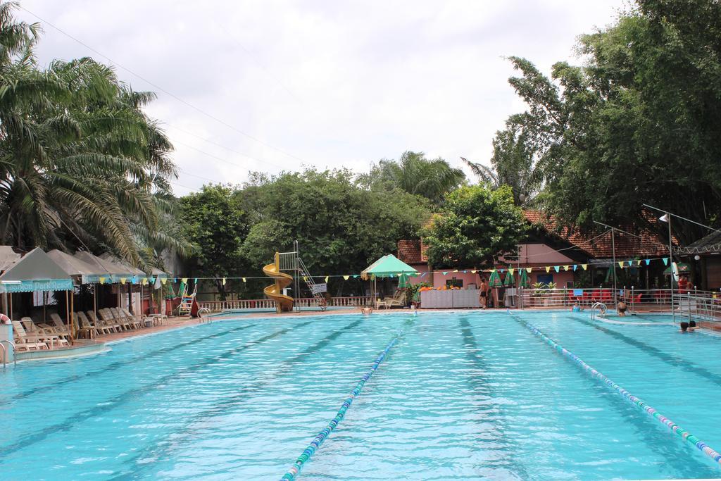 Saigon Park Resort Thuan An Exterior foto