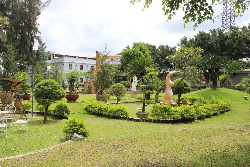 Saigon Park Resort Thuan An Exterior foto