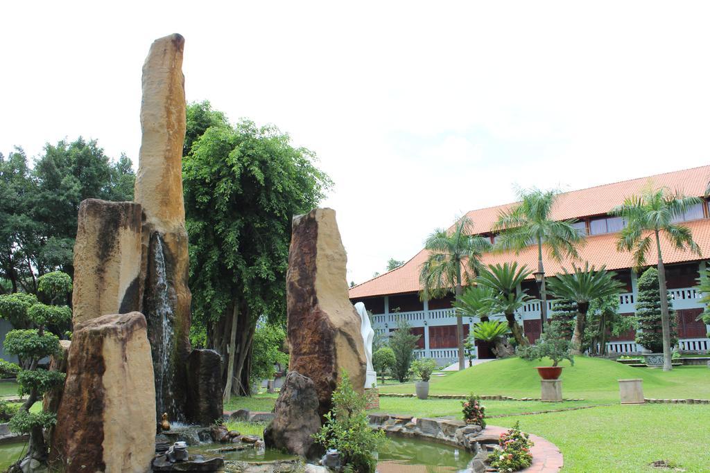 Saigon Park Resort Thuan An Exterior foto