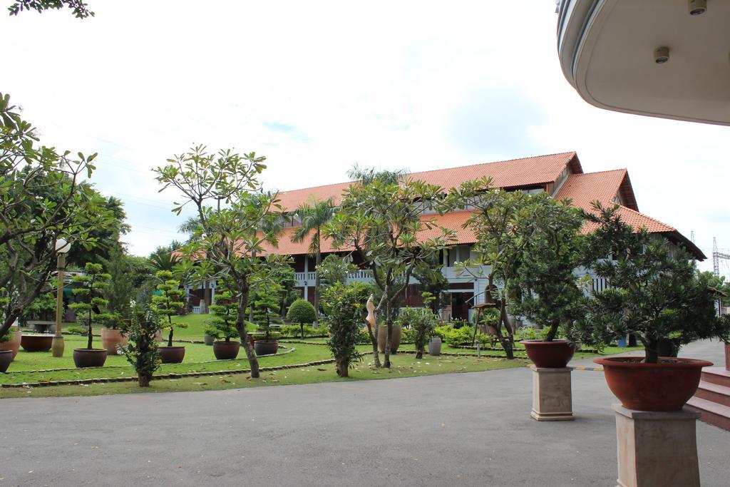 Saigon Park Resort Thuan An Exterior foto