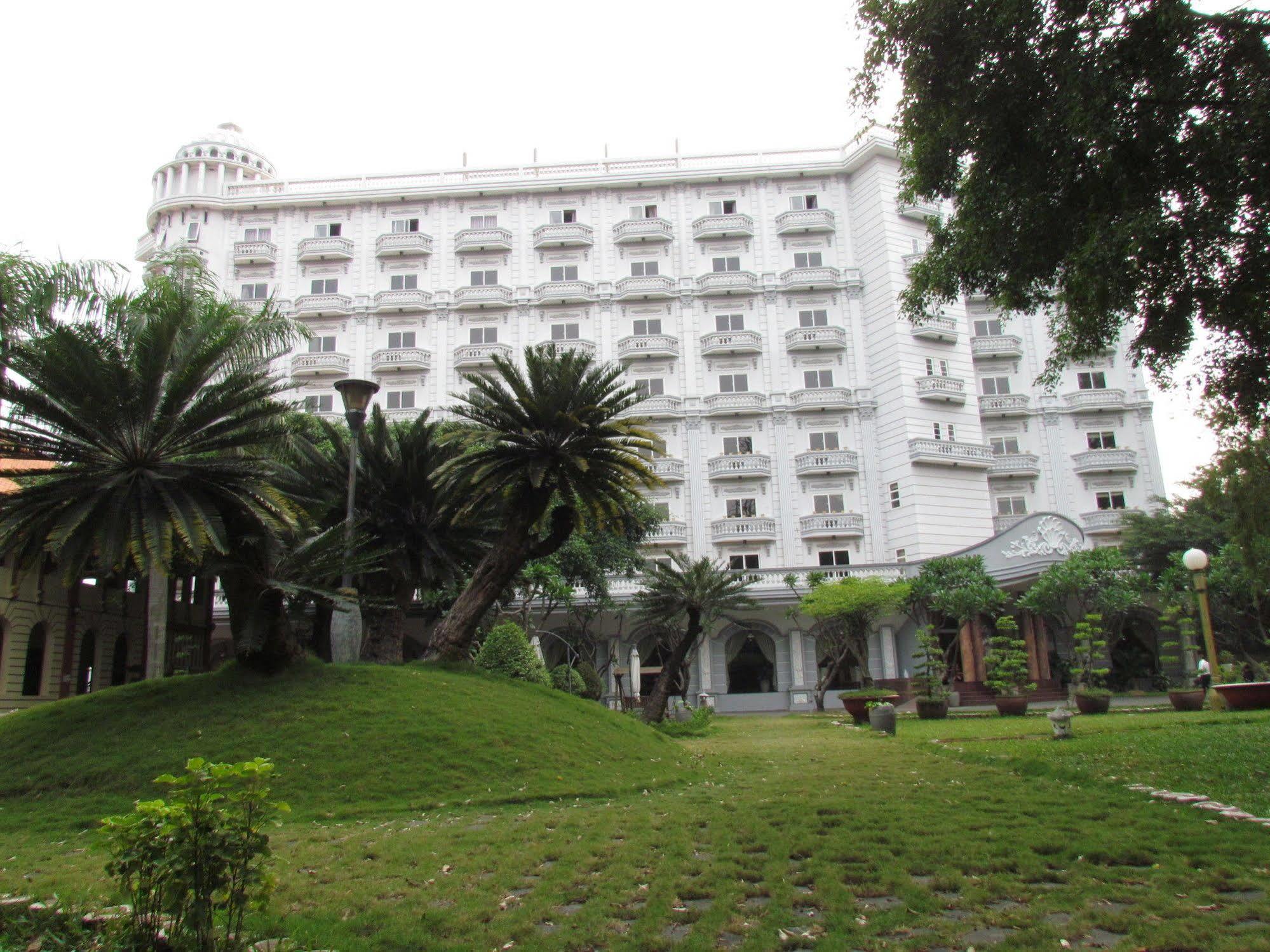 Saigon Park Resort Thuan An Exterior foto